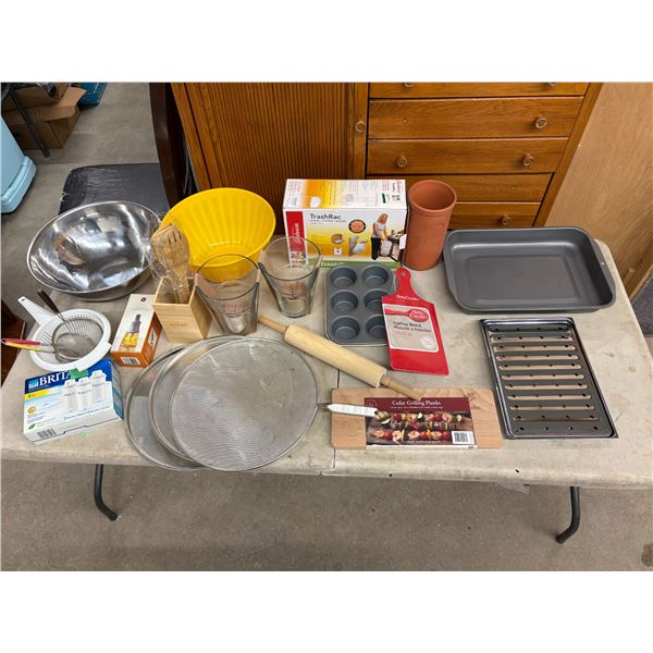 Assorted Kitchenware, Bakeware and Glassware