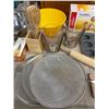 Image 4 : Assorted Kitchenware, Bakeware and Glassware