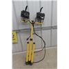 Image 5 : Dual Head Halogen Light Stand – Tested