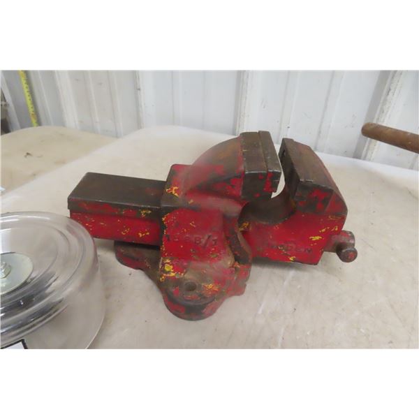 2 x Shape Cutter and Vice