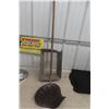Image 1 : Handled Sifter, Implement Seat