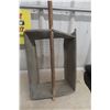 Image 6 : Handled Sifter, Implement Seat