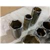 Image 9 : 66 Pcs Total Sockets 1 Extension 1 Ratchet