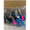 Image 6 : Party Favor Kit for Kids! - Keychains - Bracelets - Pins & Stickers