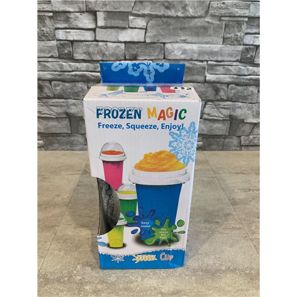 Frozen Magic Squeeze Cup