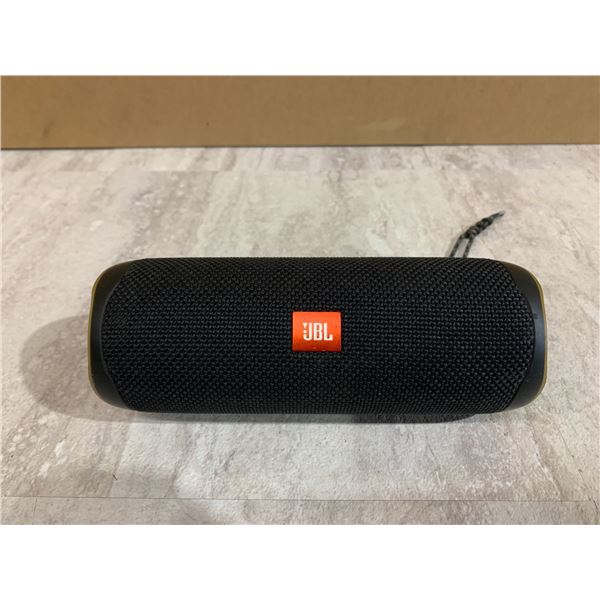 JBL FLIP5 Bluetooth Speaker
