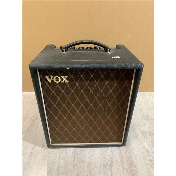 VOX Guitar Amplifer - Plugged in powers up. Untested otherwise
