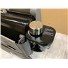 Image 13 : Cuisinart Portable Tabletop Gas Grill