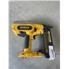 Image 1 : DEWALT DC608 BRAD NAILER