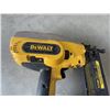 Image 2 : DEWALT DC608 BRAD NAILER