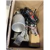 Image 4 : 2 BOXES OF CABLES AND FIRE EXTINGUISHERS