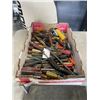 Image 1 : TRAY OF SCREWDRIVERS AND CHALKLINE