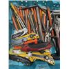 Image 2 : TRAY OF CHISELS, PLYERS, CUTTERS AND KNIVES