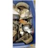 Image 3 : TOTE OF ASSORTED HEAVY DUTY CASTORS