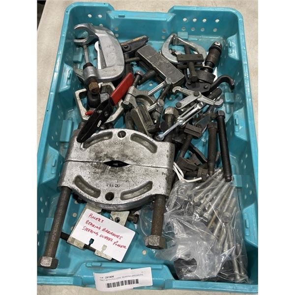 TRAY WITH PULLERS, BEARING BREAKERS, AND STEERING WHEL PULLERS