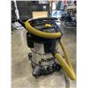 Image 1 : DEWALT 10 GALLON STAINLESS SHOP VAC WORKING