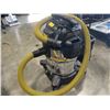 Image 4 : DEWALT 10 GALLON STAINLESS SHOP VAC WORKING