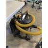 Image 4 : 2 DEWALT SHOP VACUUMS FOR PARTS OR REPAIR