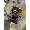 Image 5 : 2 DEWALT SHOP VACUUMS FOR PARTS OR REPAIR