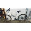 Image 1 : WHITE KONA BIKE