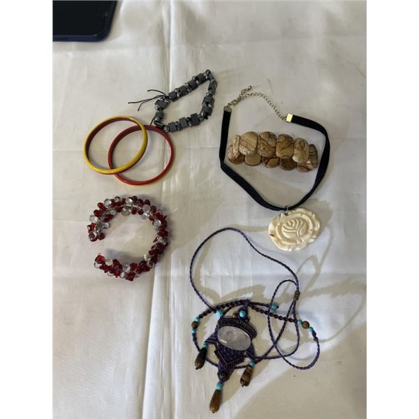 LOT OF ASSORTED JEWELRY