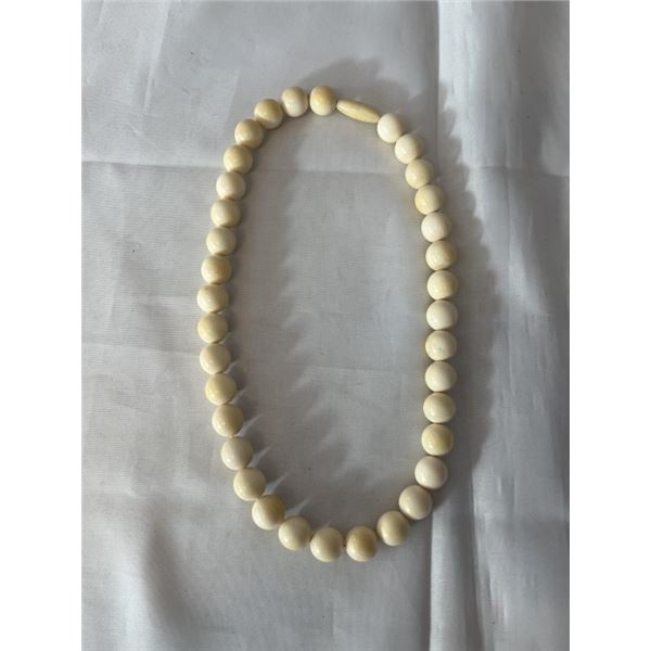 VINTAGE IVORY BEADS CHOKER NECKLACE