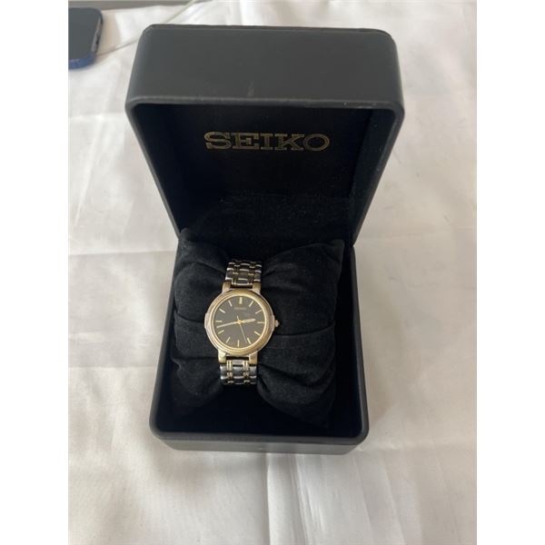TWO TONE STAINLESS STEEL SEIKO QUARTZ WATCH, WORKING, SEIKO BOX