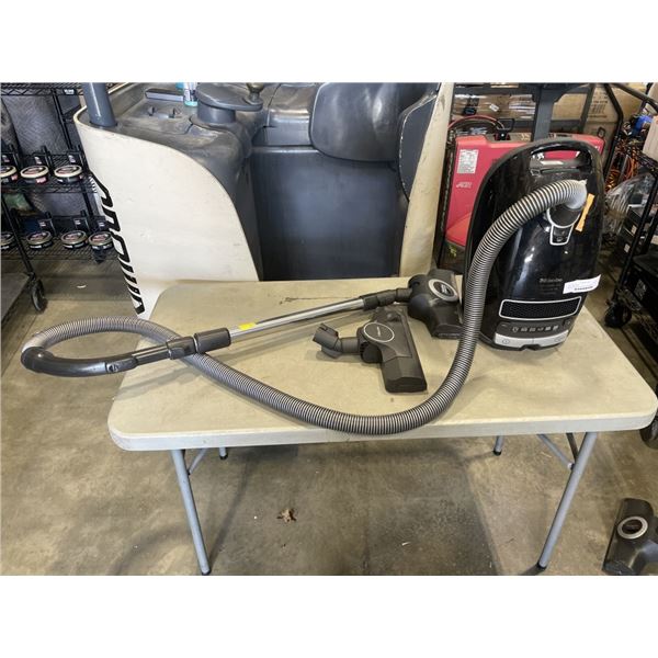 MIELE CANNISTER VACUUM WORKING