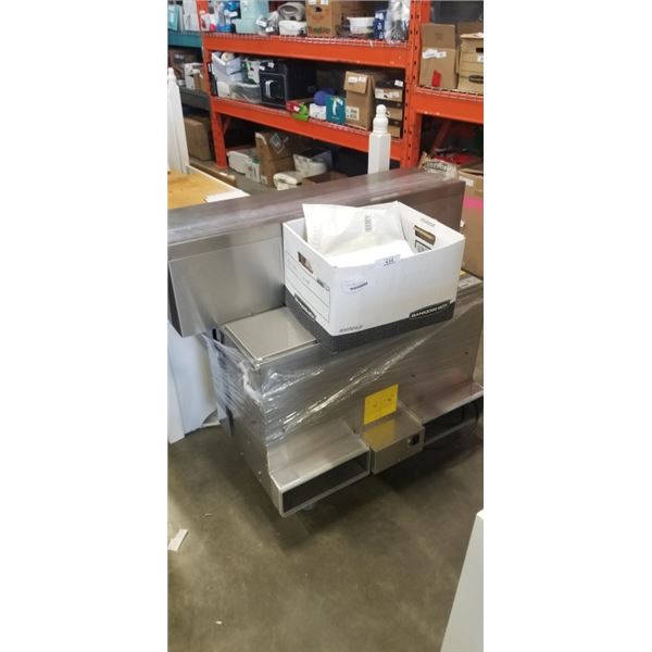 AS NEW STAINLESS GAGGENAU DOWNDRAFT IN COUNTER RANGE VENT, MODEL AT400-700, MADE IN GERMAN, RETAILS 