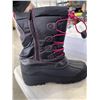 Image 3 : 3 PAIRS OF WOMENS SIZE 6 BOOTS