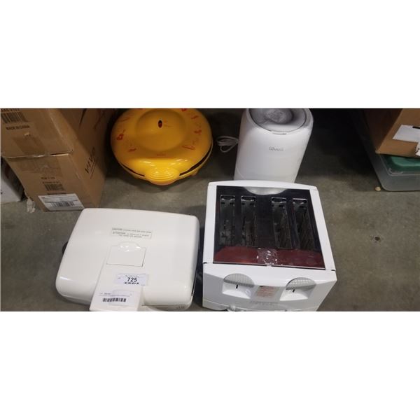 3 KITCHEN APPLIANCES AND HUMIDIFIER - QUESADILLA MAKER, HAMILTON BEACH GRILL, TOASTER, AND