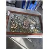 Image 2 : 2 LEADED GLASS WINDOWS, ONE IS FRAMED, 17X26 AND 13 X 23