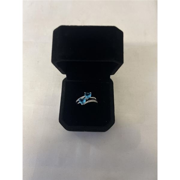 NEW PLATINUM PLATED 1.0CT HEART CUT SIMULATED DIAMOND (CZ) CHANEL RING, SIZE 7