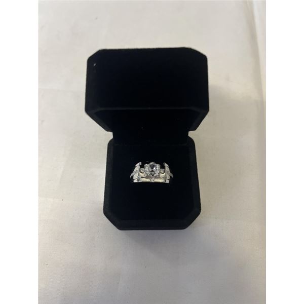 NEW PLATINUM PLATED 1.0CT SIMULATED DIAMOND (CZ) MIANS RING, RESIZEABLE