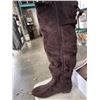 Image 4 : 3 NEW PAIRS OF WOMENS SIZE 9.5 BOOTS