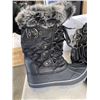 Image 3 : 4 NEW PAIRS OF KIDS SIZE 11 BOOTS