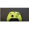 Image 1 : XBOX WIRELESS CONTOLER ELECTRIC VOLT TESTED AND WORKING