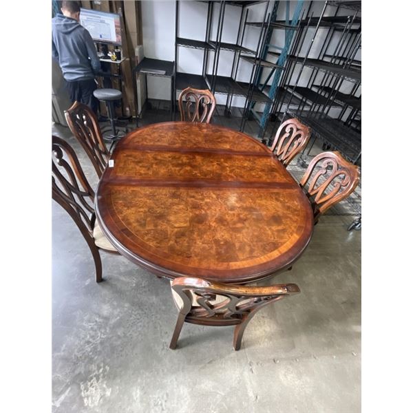 MAHOGANY FINISH DINING TABLE WITH 6 CHAIRS