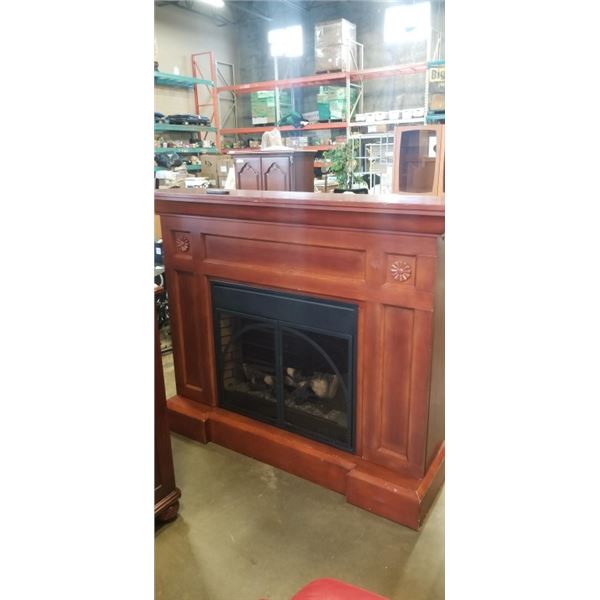 ELECTRIC FIREPLACE WITH REMOTE, WORKING