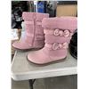 Image 2 : 3 NEW PAIRS OF KID SIZE 6 BOOTS