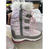 Image 6 : 3 NEW PAIRS OF KID SIZE 6 BOOTS