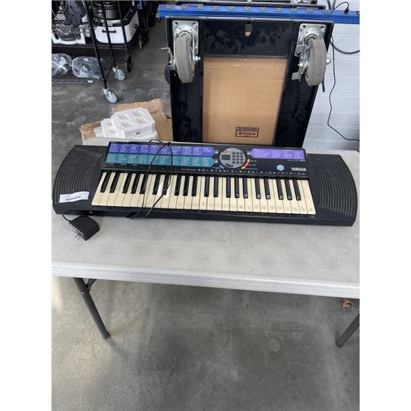 YAMAHA ELECTRIC KEYBOARD - WORKING