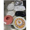 Image 1 : LARGE ASSORTMENT OF SERVING PLATTERS