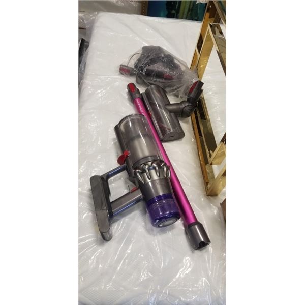 DYSON V11 TORQUE DRIVE CORDLESS STICK VACUUM - TESTED WORKING, RETAIL $799