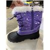 Image 2 : 3 NEW PAIRS OF KID SIZE 5 BOOTS