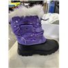 Image 3 : 3 NEW PAIRS OF KID SIZE 5 BOOTS