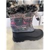 Image 7 : 3 NEW PAIRS OF KID SIZE 5 BOOTS