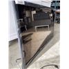 Image 2 : SAMSUNG LED TV, 46 INCH, NO STAND OR REMOTE
