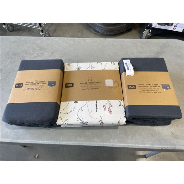 2 NEW KING SIZE FITTED SHEETS AND KING DUVET COVER
