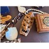 Image 6 : Tapa American Samoa Map, 2 Carved Statues, Wooden Mask, Jewelry Box, Ship, etc Misc Sizes
